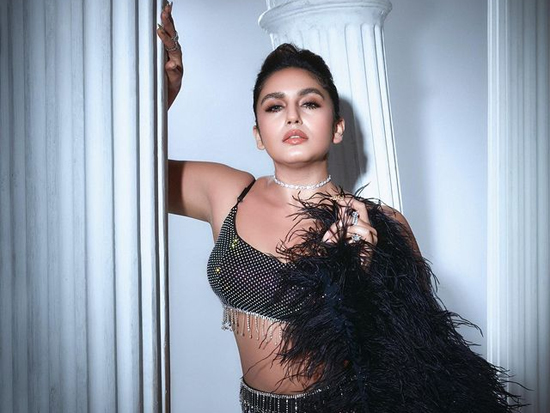 Bewitching Looks Of Huma Qureshi In Dazzling Attire